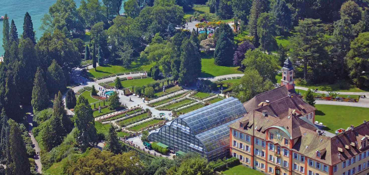 Luftaufnahmen von Schloss Mainau, Palmenhaus und Italienischer Rosengarten