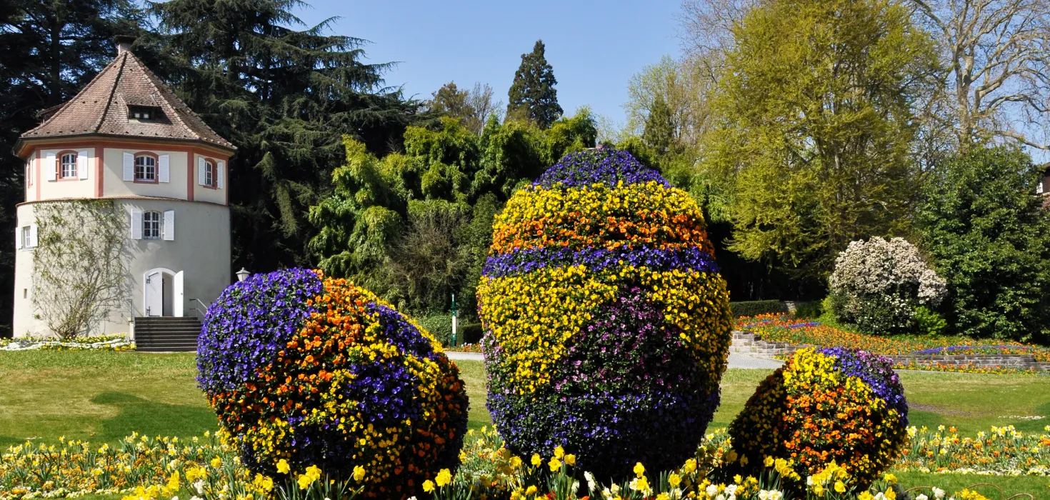 Bepflanzte Ostereier auf der Insel Mainau