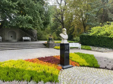 Großherzog Friedrich Terrasse mit Heide-Bepflanzung 