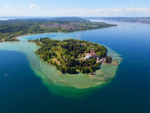 Luftaufnahme von der Insel Mainau im Bodensee