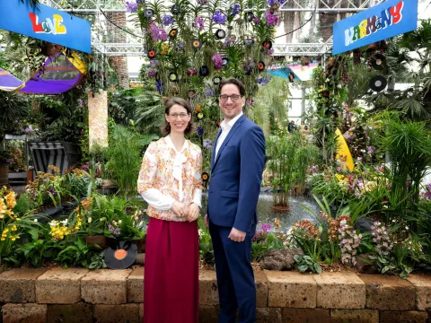 Bettina Gräfin Bernadotte und Björn Graf Bernadotte in der Orchideenschau 2024