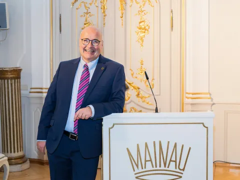 Harald Maier, Generalsekretär des Landesmusikrats Baden-Württemberg, im Weißen Saal von Schloss Mainau
