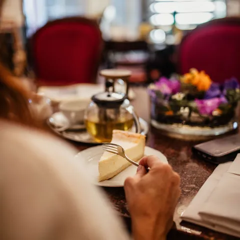 Kaffee und Kuchen im Schlosscafé